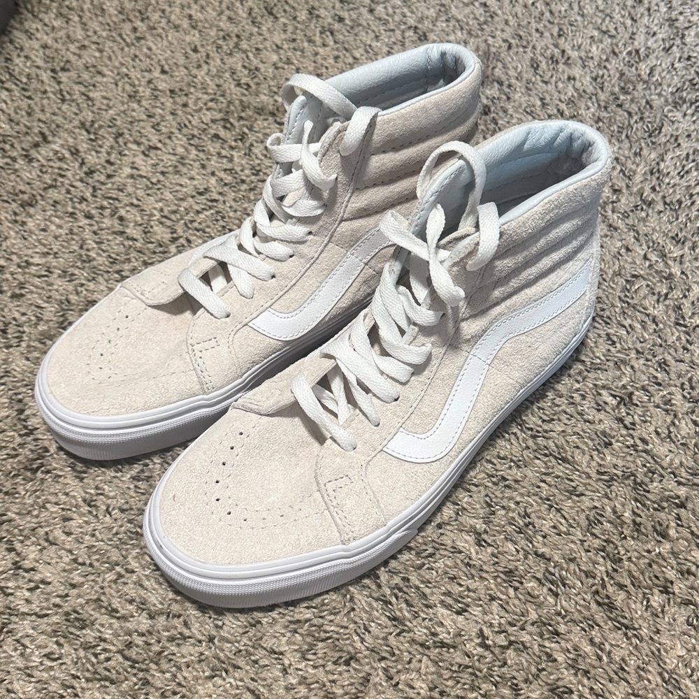 Vans SK8 - Hi Shoe Suede High Top Sneakers in Cream